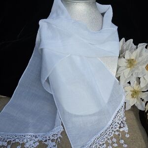 Elegant White Lace Trim Scarf